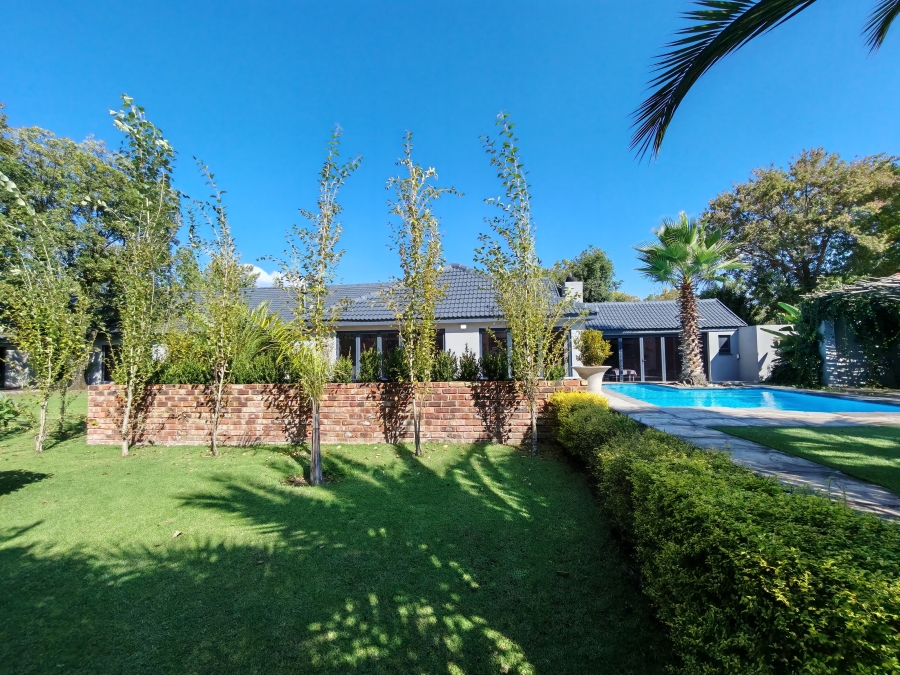 5 Bedroom Property for Sale in Three Rivers Proper Gauteng