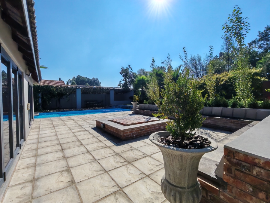 5 Bedroom Property for Sale in Three Rivers Proper Gauteng