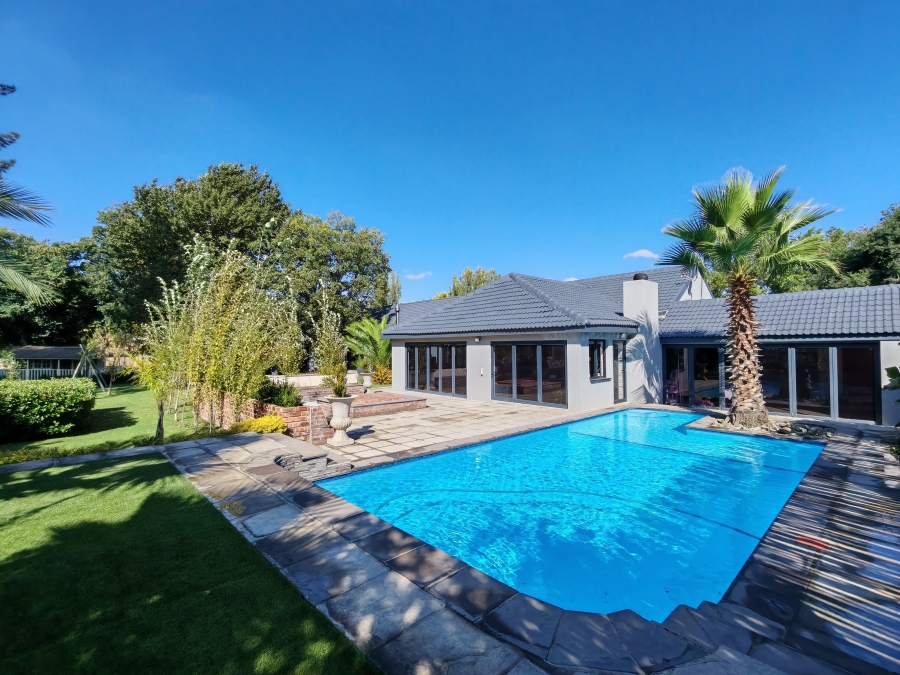 5 Bedroom Property for Sale in Three Rivers Proper Gauteng