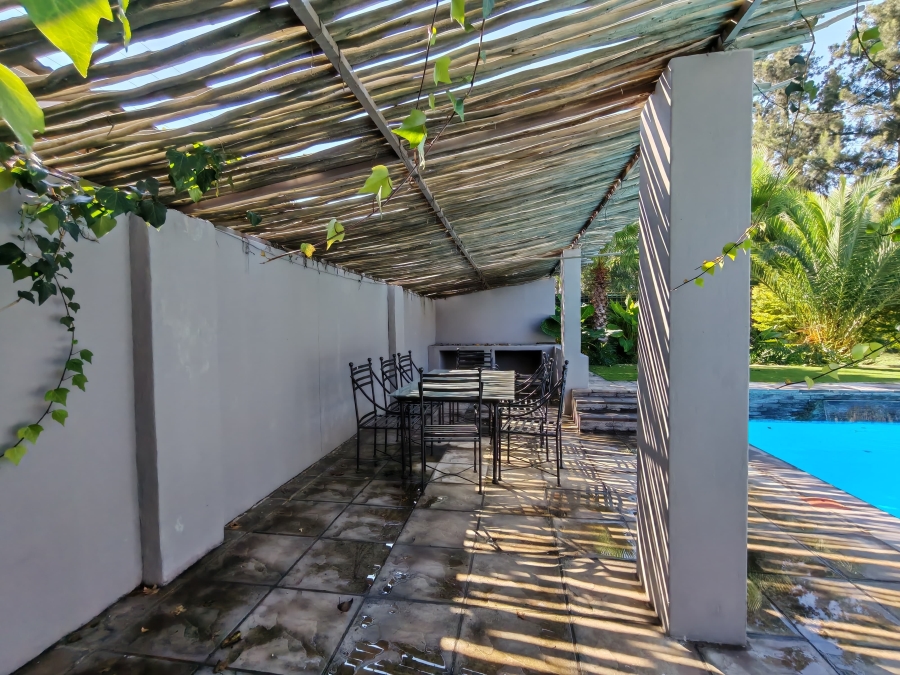 5 Bedroom Property for Sale in Three Rivers Proper Gauteng