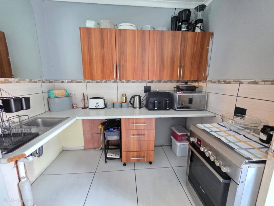 To Let 2 Bedroom Property for Rent in Risiville Gauteng