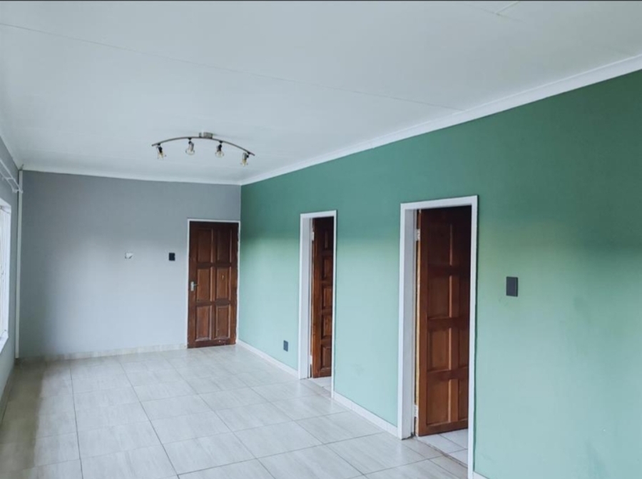 To Let 2 Bedroom Property for Rent in Risiville Gauteng