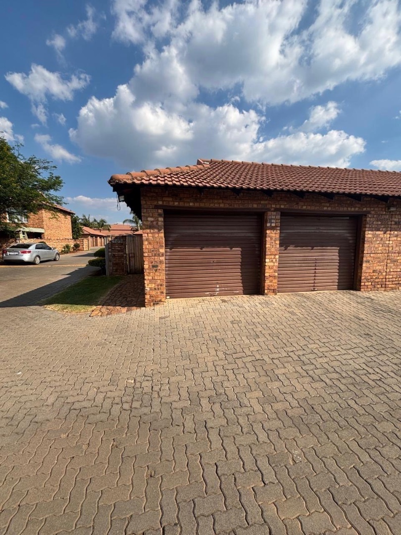 2 Bedroom Property for Sale in Annlin Gauteng