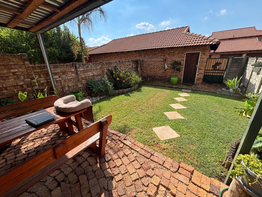 2 Bedroom Property for Sale in Annlin Gauteng