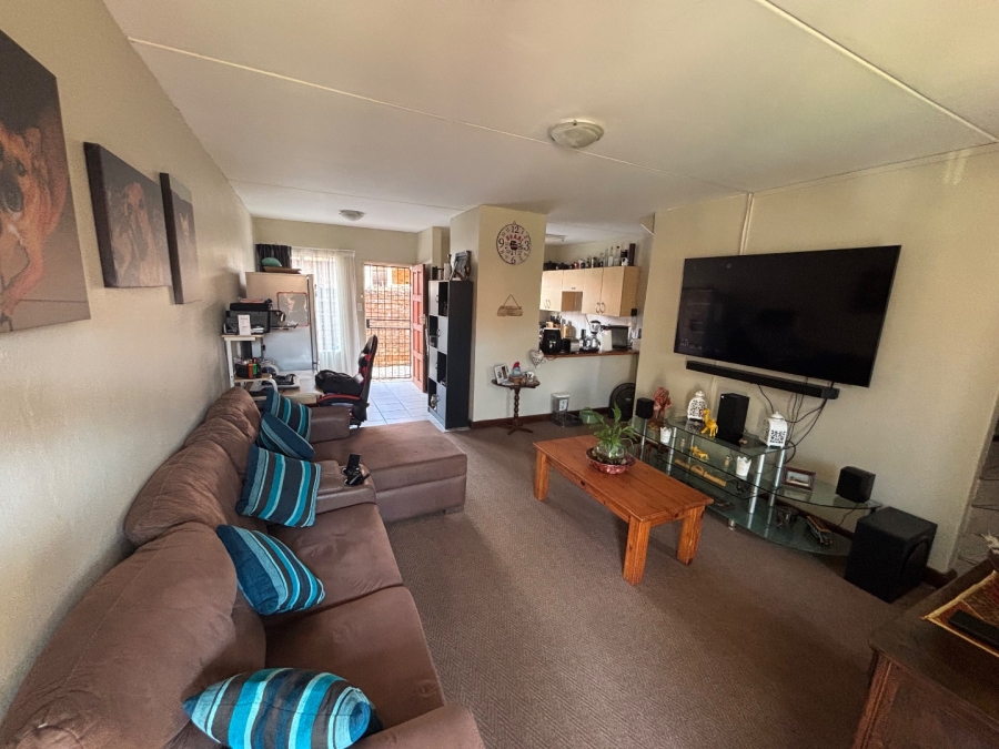 2 Bedroom Property for Sale in Annlin Gauteng