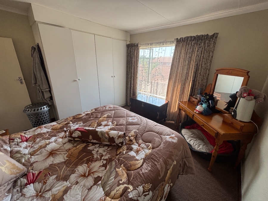 2 Bedroom Property for Sale in Annlin Gauteng