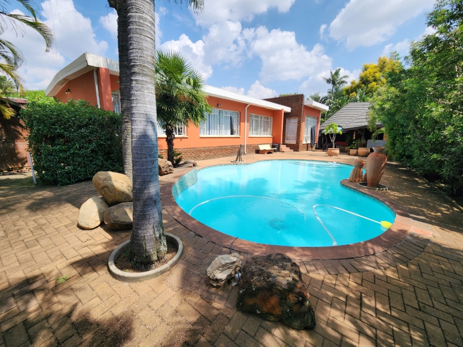 4 Bedroom Property for Sale in Dorandia Gauteng