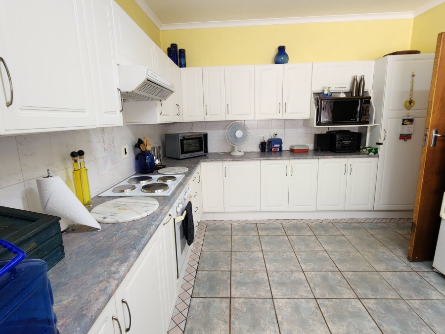 4 Bedroom Property for Sale in Dorandia Gauteng