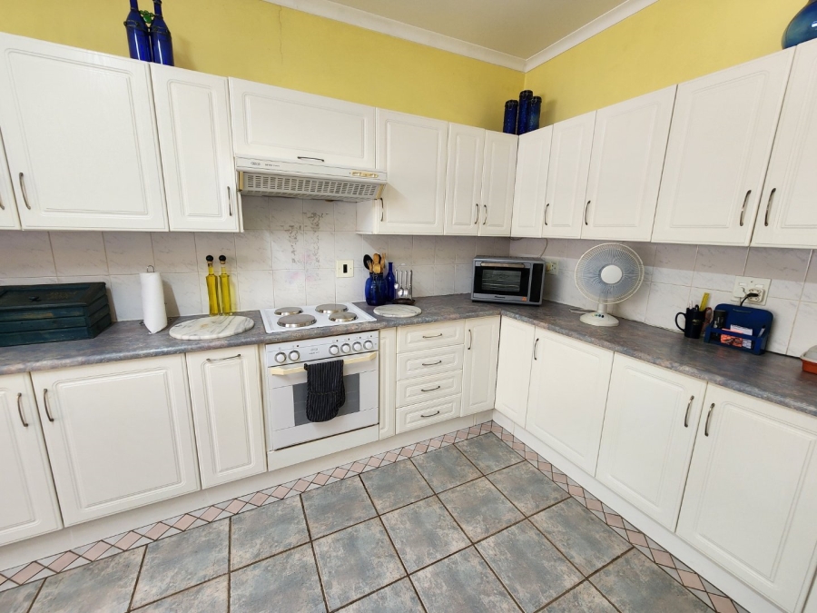 4 Bedroom Property for Sale in Dorandia Gauteng