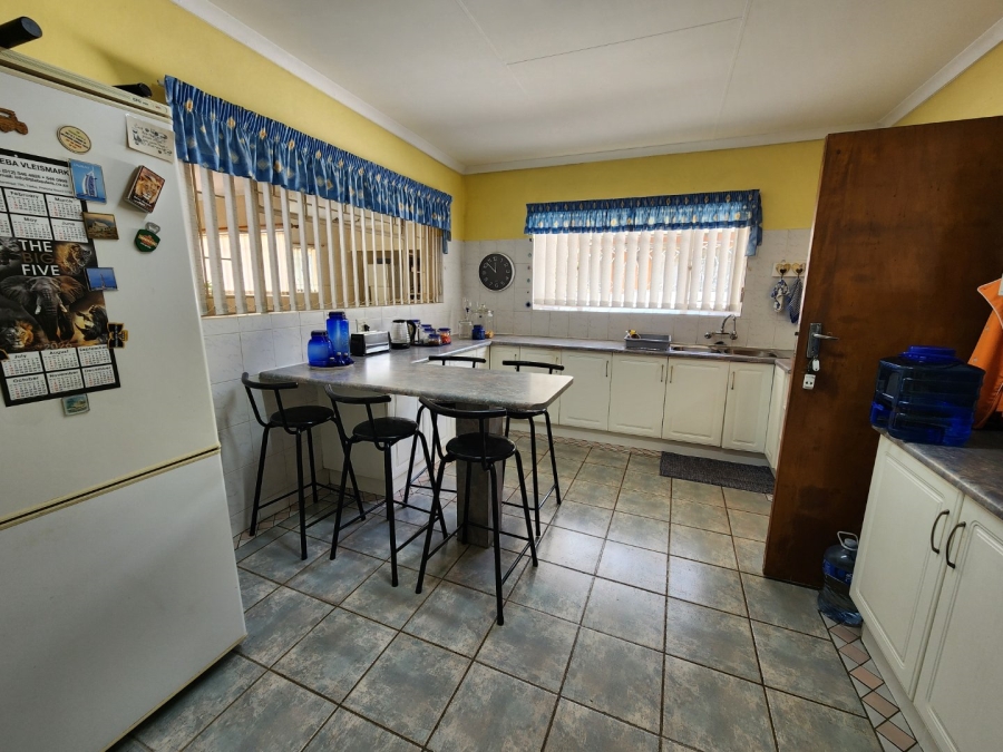 4 Bedroom Property for Sale in Dorandia Gauteng