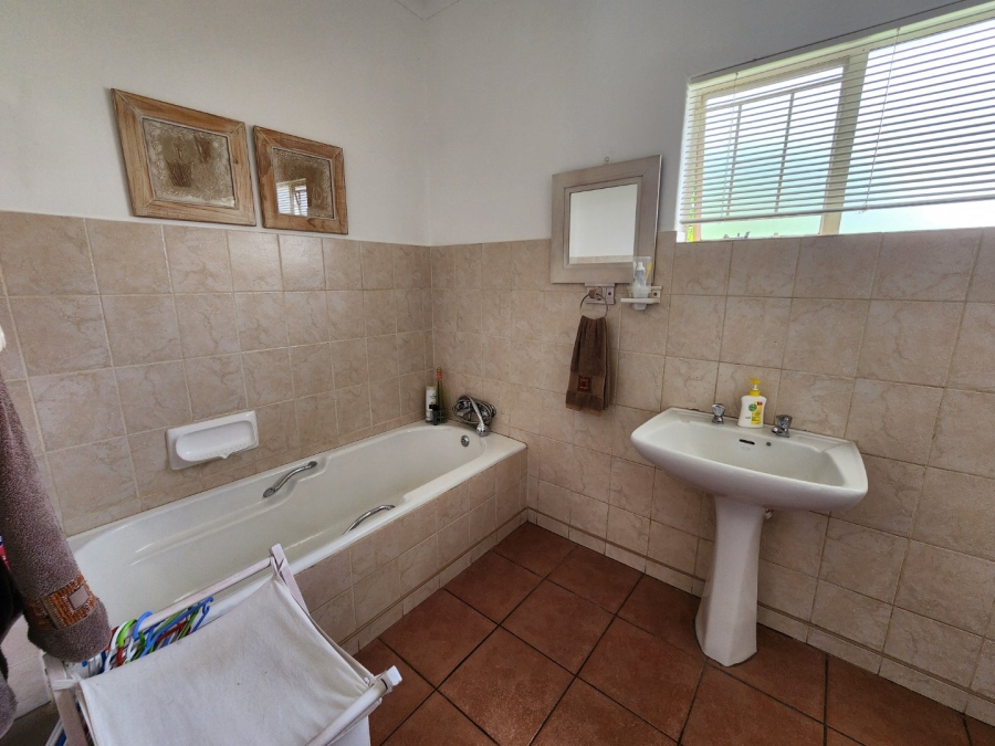 4 Bedroom Property for Sale in Dorandia Gauteng