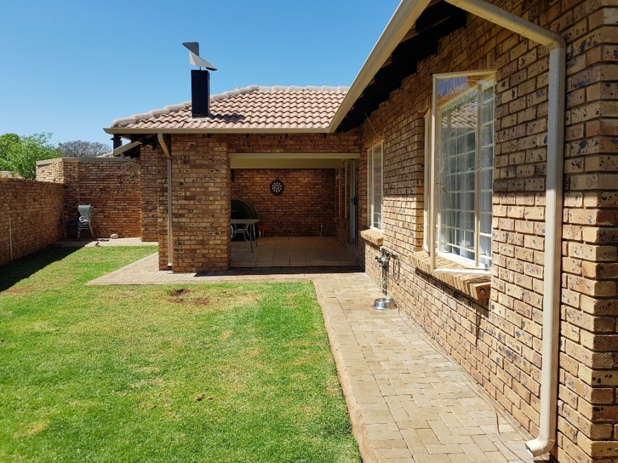 3 Bedroom Property for Sale in Annlin Gauteng