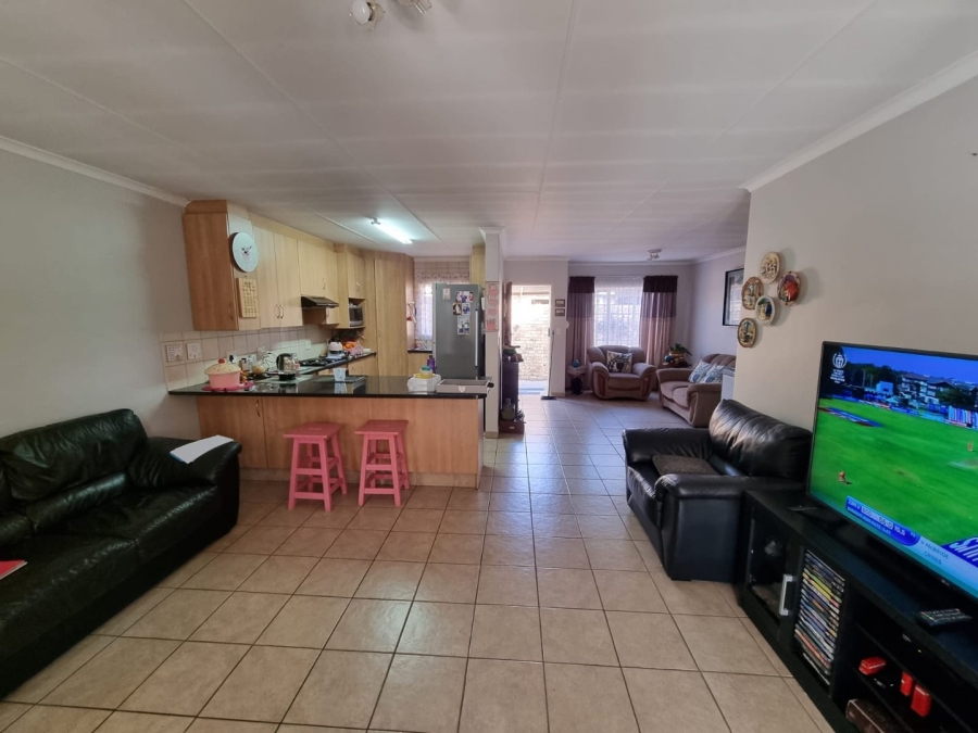 3 Bedroom Property for Sale in Annlin Gauteng