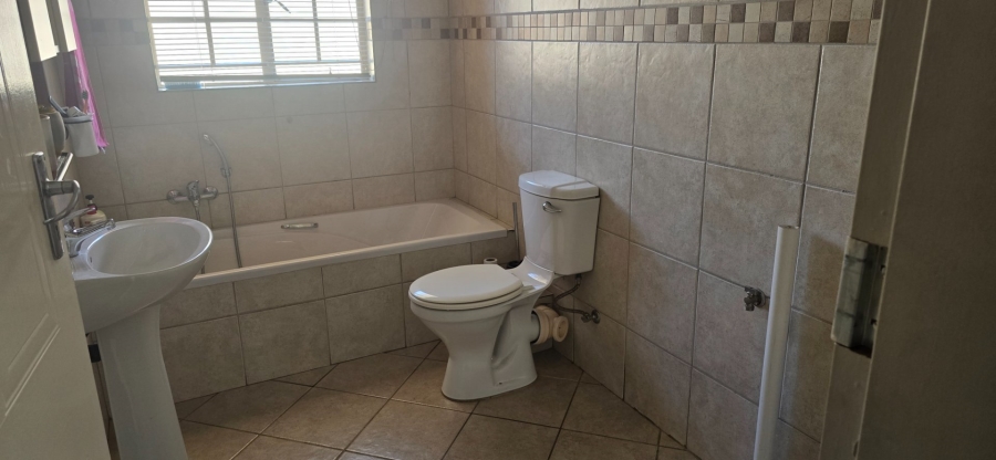3 Bedroom Property for Sale in Annlin Gauteng