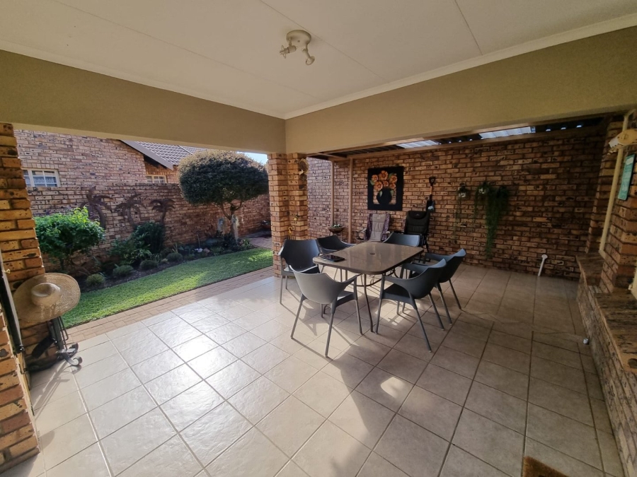 3 Bedroom Property for Sale in Annlin Gauteng