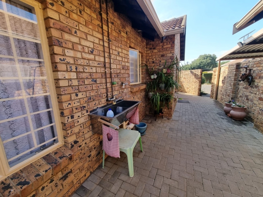 3 Bedroom Property for Sale in Annlin Gauteng