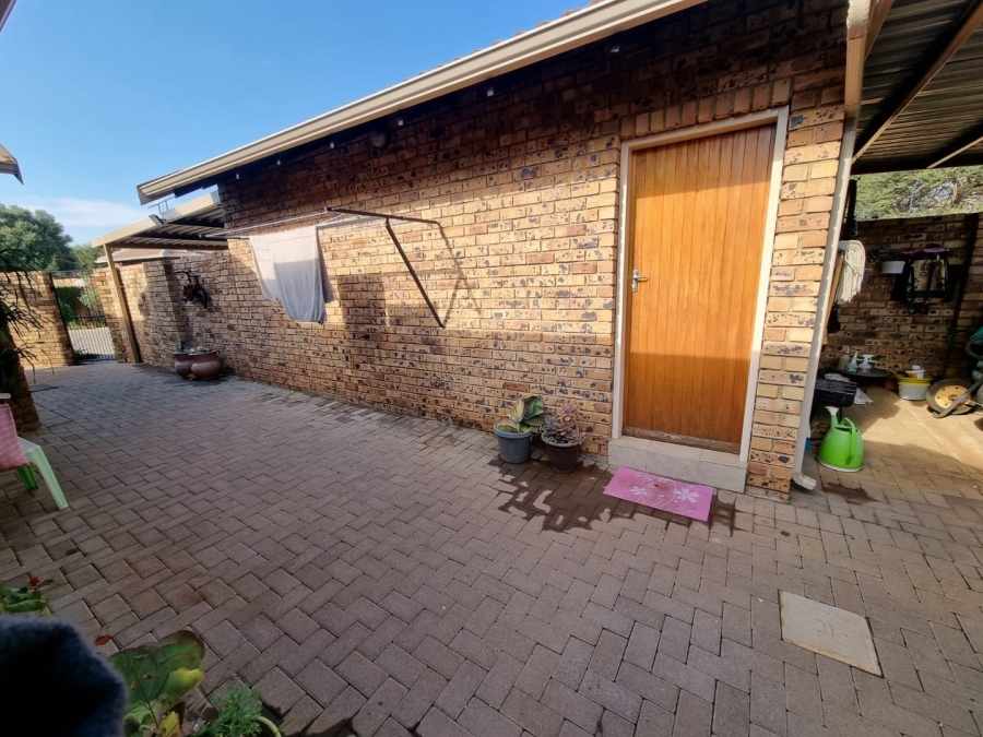 3 Bedroom Property for Sale in Annlin Gauteng