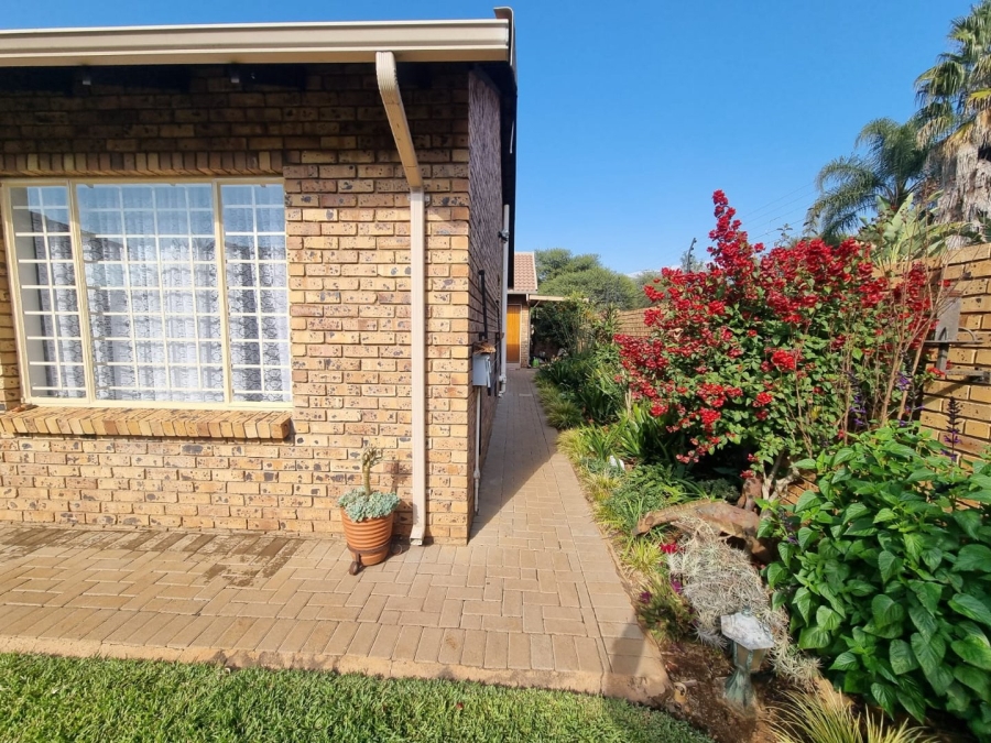 3 Bedroom Property for Sale in Annlin Gauteng