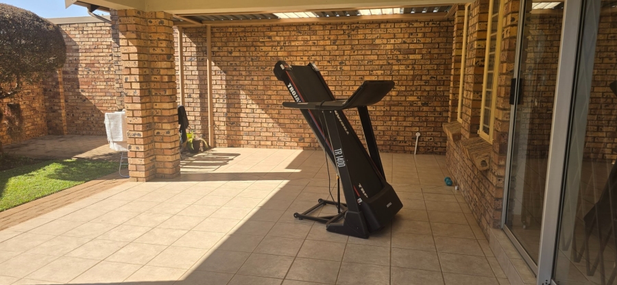 3 Bedroom Property for Sale in Annlin Gauteng
