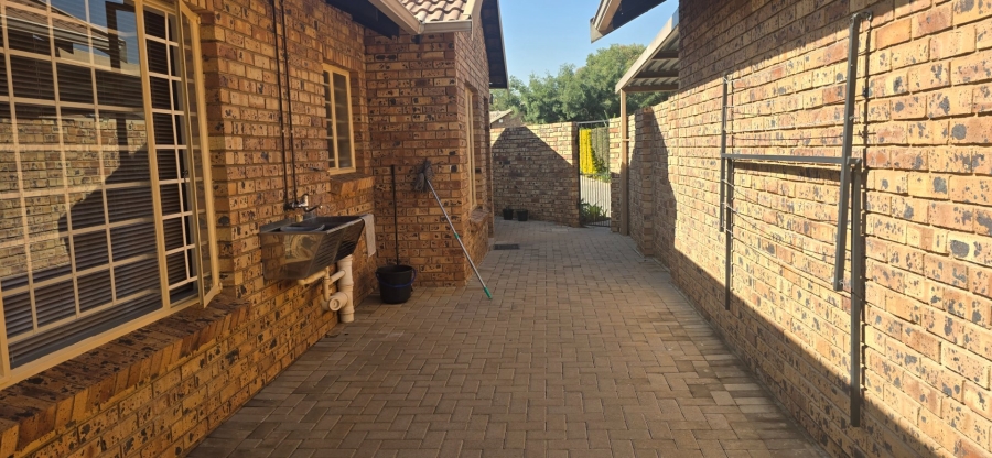 3 Bedroom Property for Sale in Annlin Gauteng