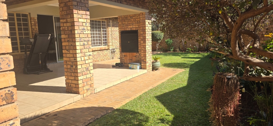 3 Bedroom Property for Sale in Annlin Gauteng