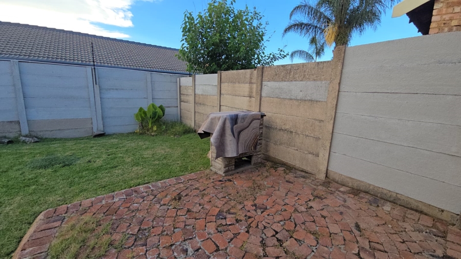 2 Bedroom Property for Sale in Annlin Gauteng