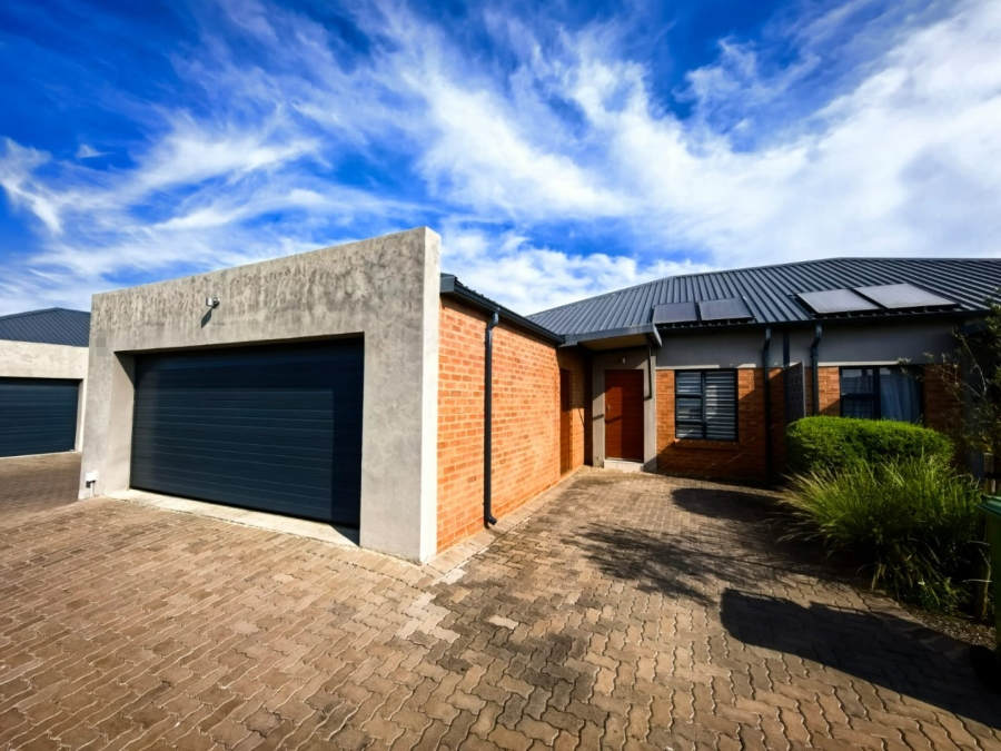 2 Bedroom Property for Sale in Christiaanville A H Gauteng