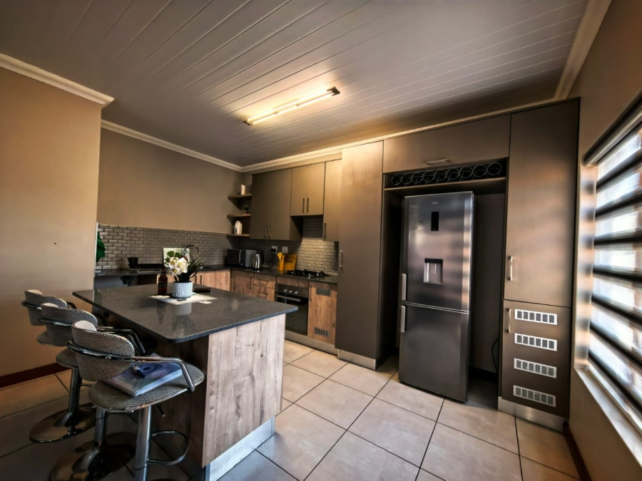 2 Bedroom Property for Sale in Christiaanville A H Gauteng