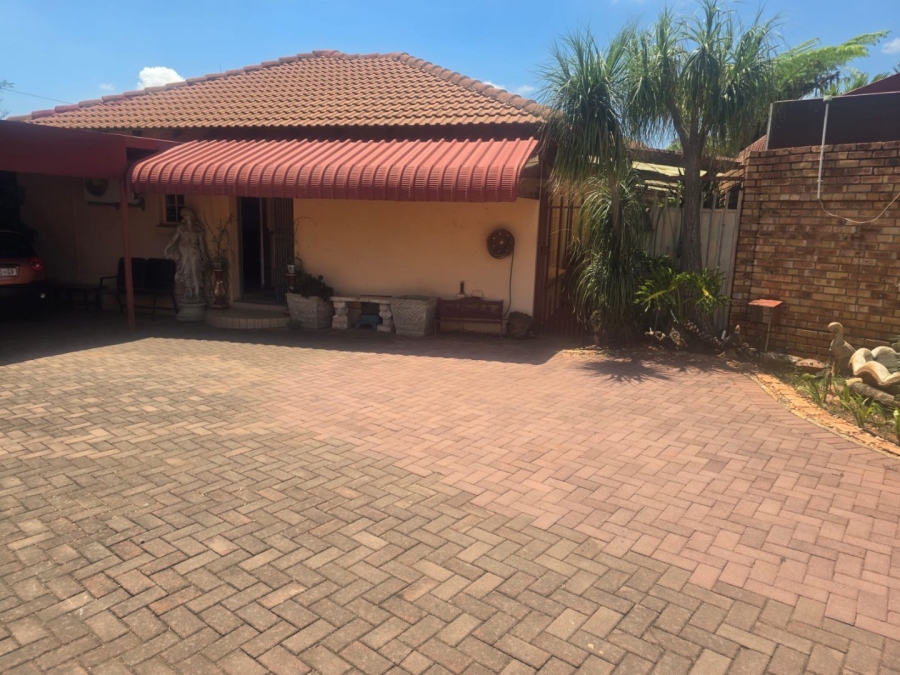 4 Bedroom Property for Sale in Doornpoort Gauteng