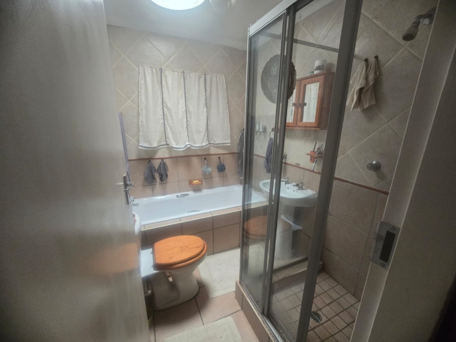 4 Bedroom Property for Sale in Doornpoort Gauteng