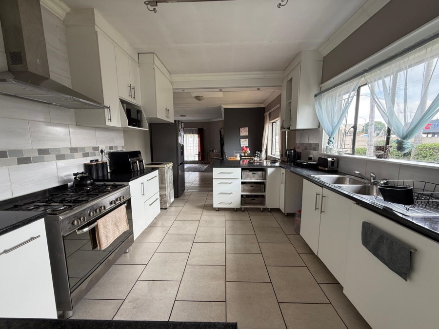 3 Bedroom Property for Sale in Sinoville Gauteng