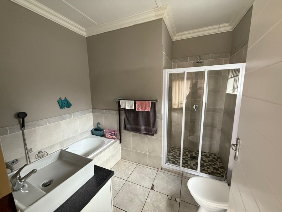 3 Bedroom Property for Sale in Sinoville Gauteng