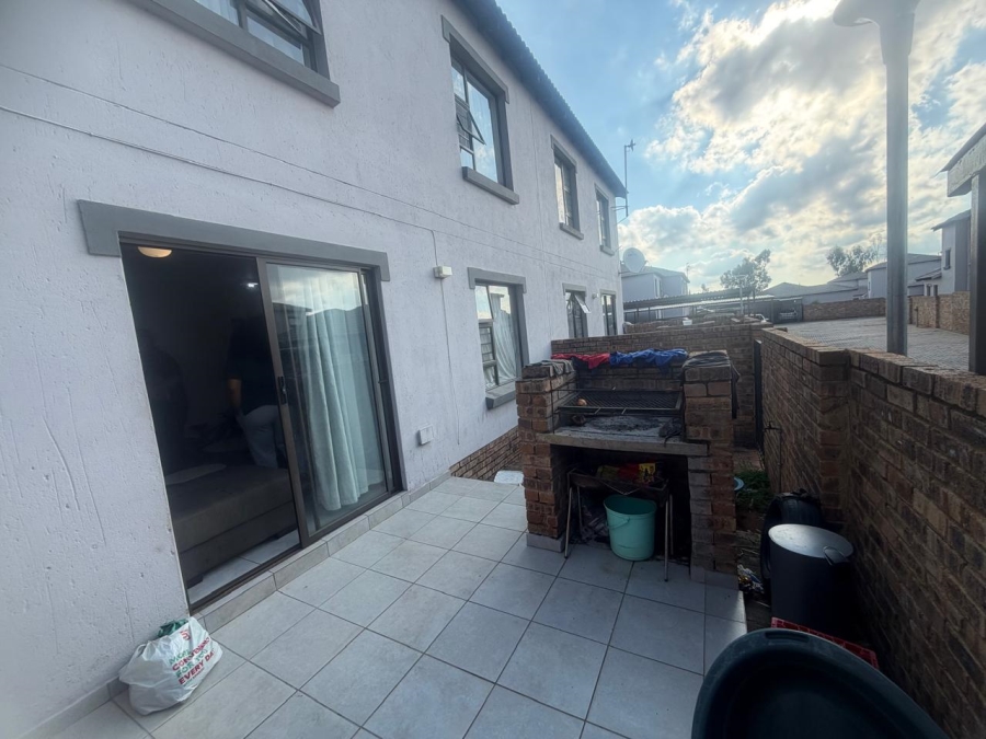 2 Bedroom Property for Sale in Chantelle Gauteng