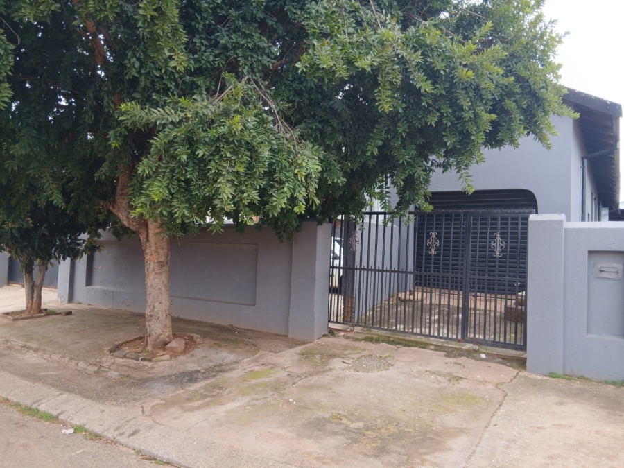 3 Bedroom Property for Sale in Kagiso Gauteng