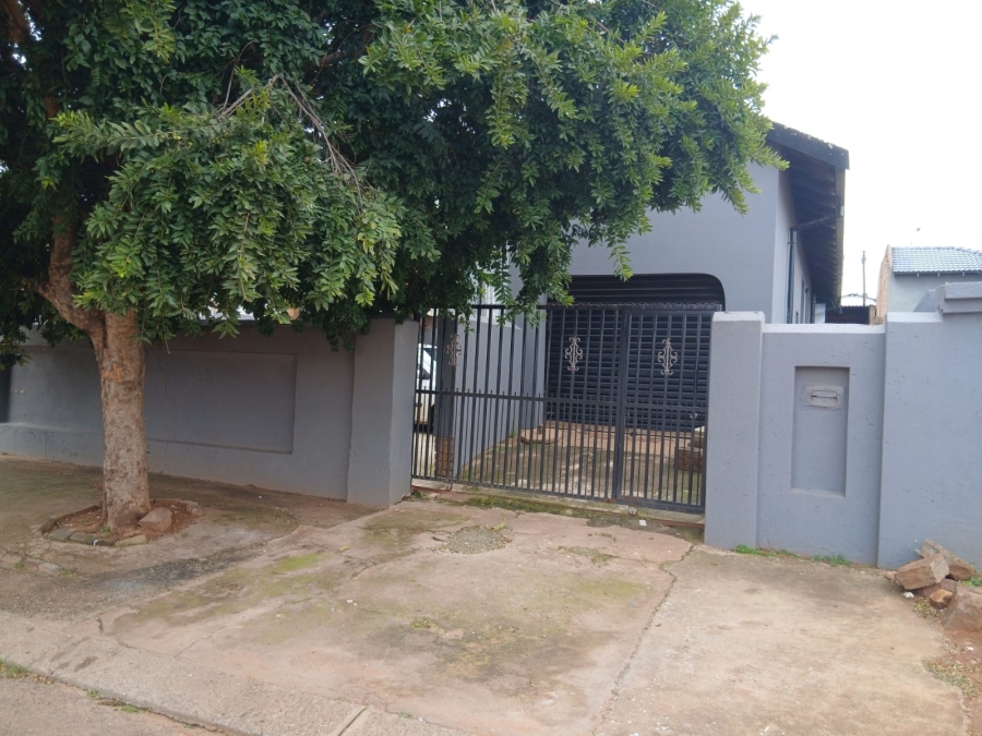 3 Bedroom Property for Sale in Kagiso Gauteng
