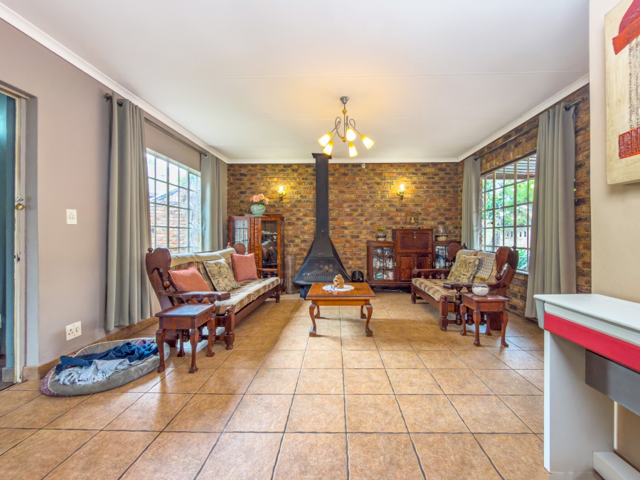 3 Bedroom Property for Sale in Garsfontein Gauteng