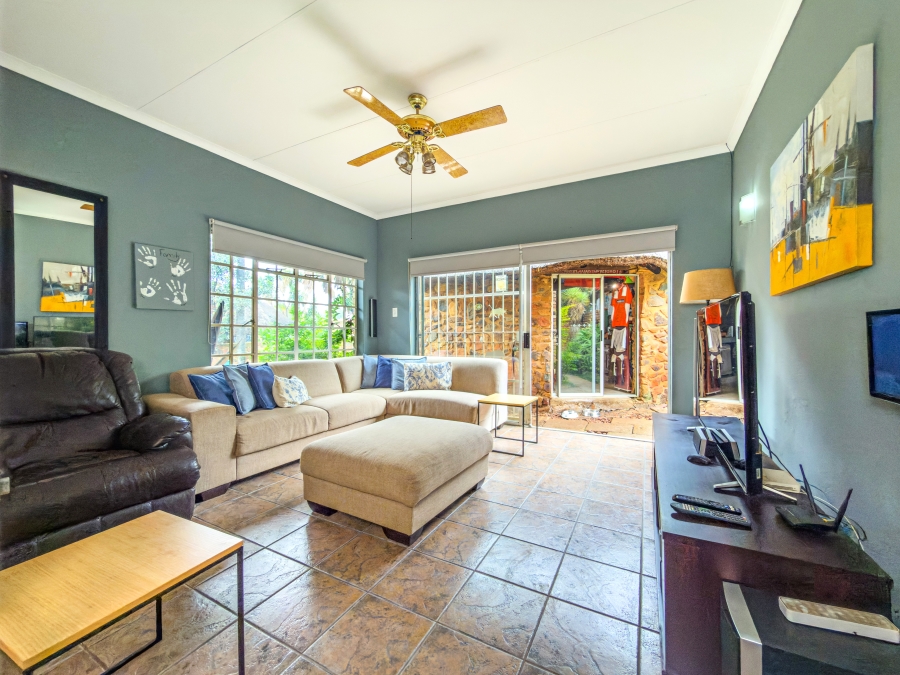 3 Bedroom Property for Sale in Garsfontein Gauteng