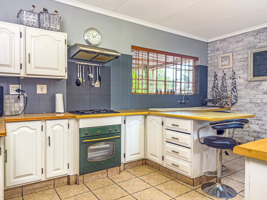 3 Bedroom Property for Sale in Garsfontein Gauteng