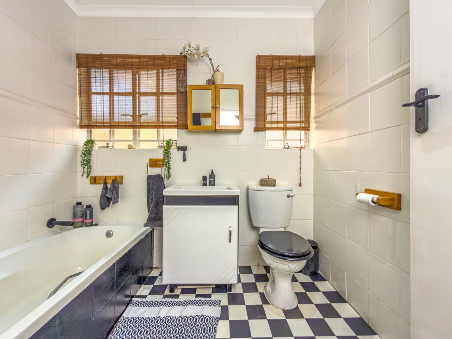 3 Bedroom Property for Sale in Garsfontein Gauteng