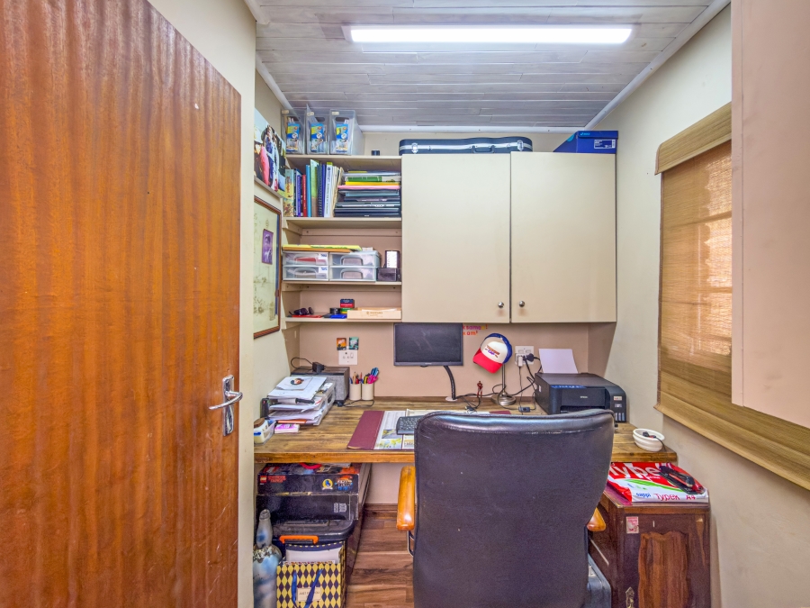 3 Bedroom Property for Sale in Garsfontein Gauteng