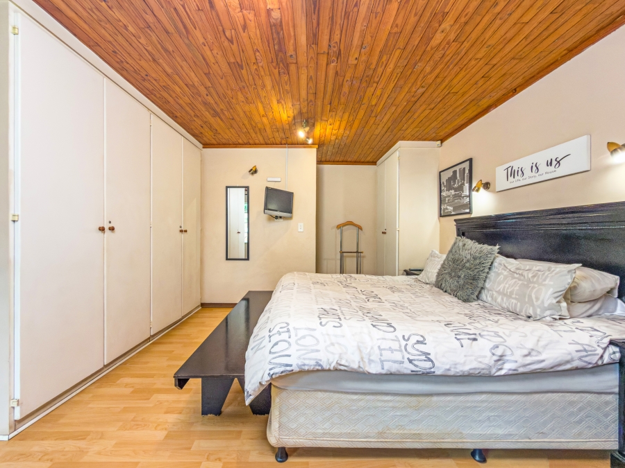 3 Bedroom Property for Sale in Garsfontein Gauteng