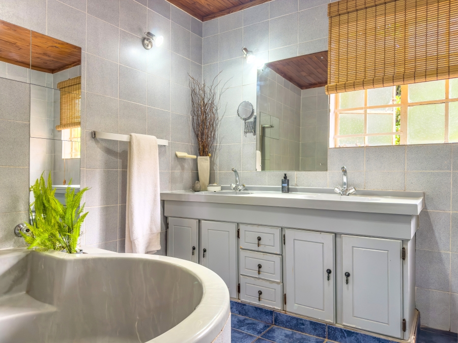 3 Bedroom Property for Sale in Garsfontein Gauteng