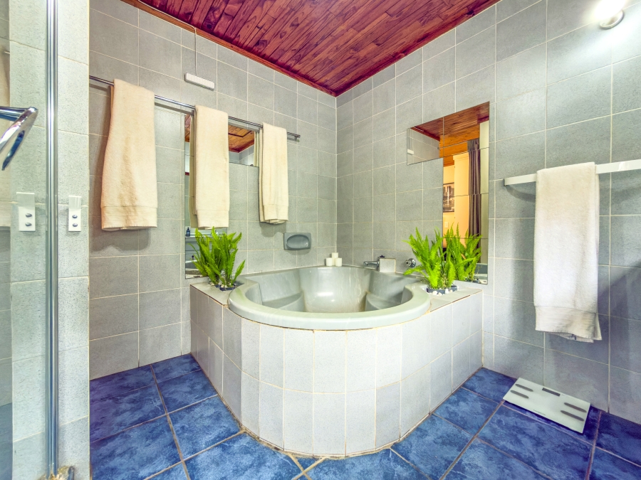 3 Bedroom Property for Sale in Garsfontein Gauteng