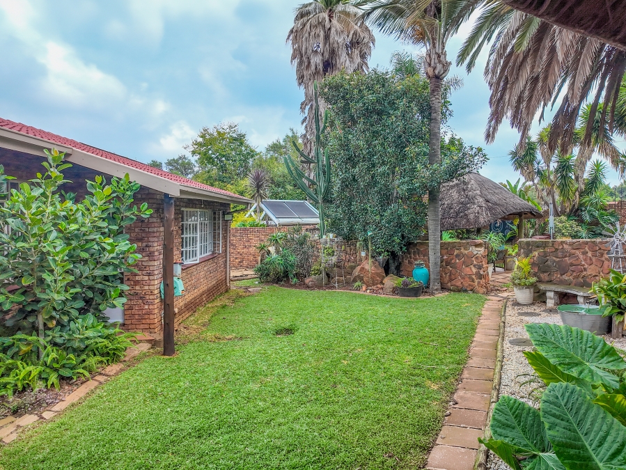 3 Bedroom Property for Sale in Garsfontein Gauteng