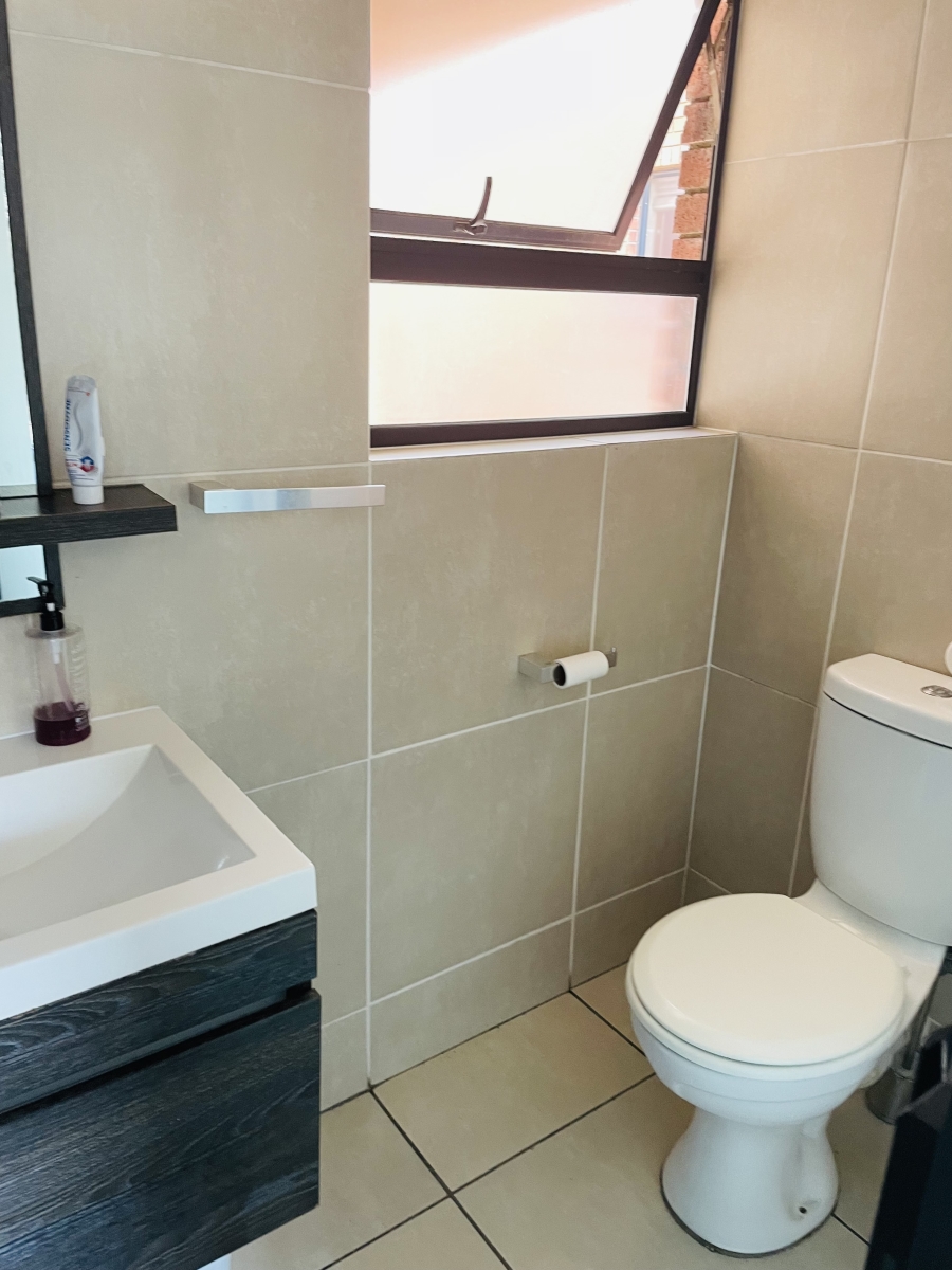 3 Bedroom Property for Sale in Greenstone Hill Gauteng