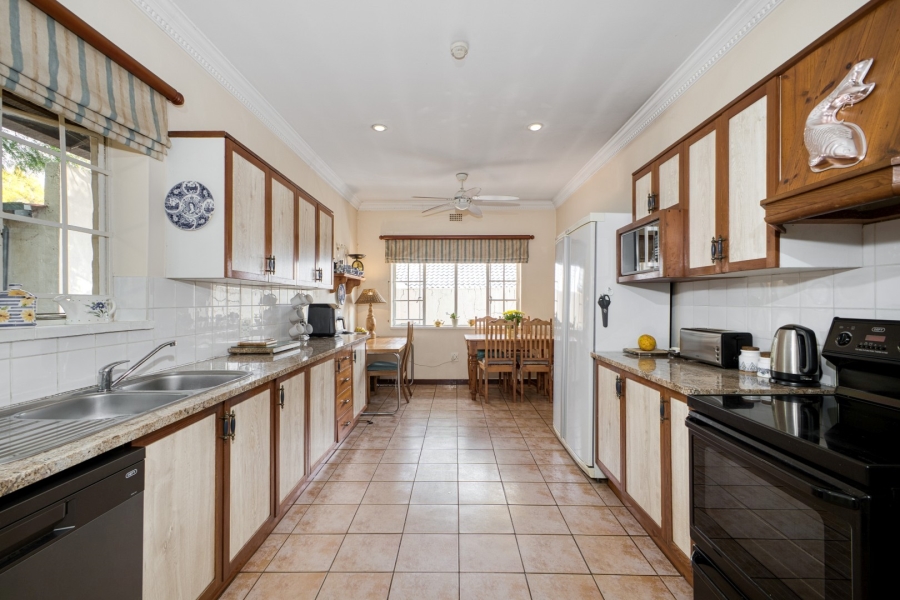 3 Bedroom Property for Sale in Linden Gauteng