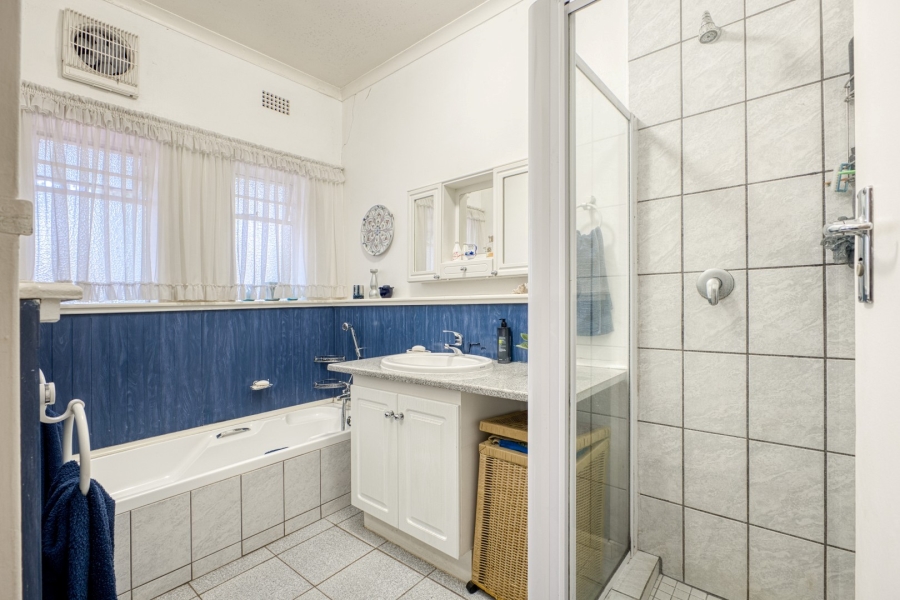 3 Bedroom Property for Sale in Linden Gauteng