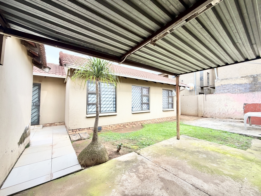 3 Bedroom Property for Sale in Ormonde View Gauteng