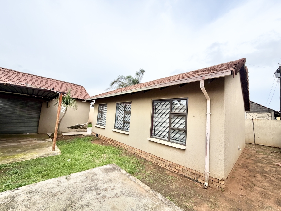 3 Bedroom Property for Sale in Ormonde View Gauteng