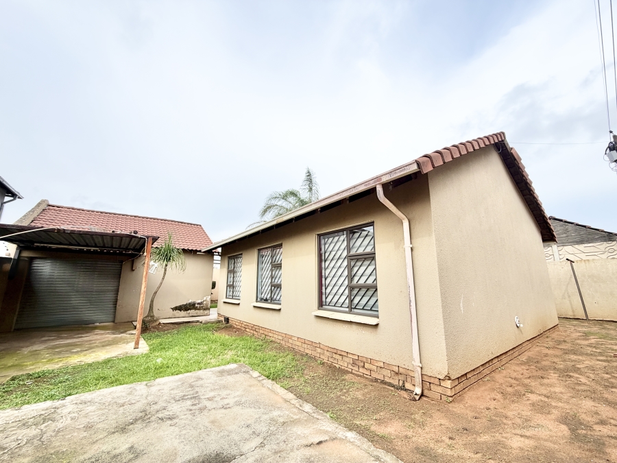 3 Bedroom Property for Sale in Ormonde View Gauteng